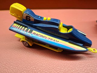Majorette Coche Azul y Amarillo con Moto Acuática