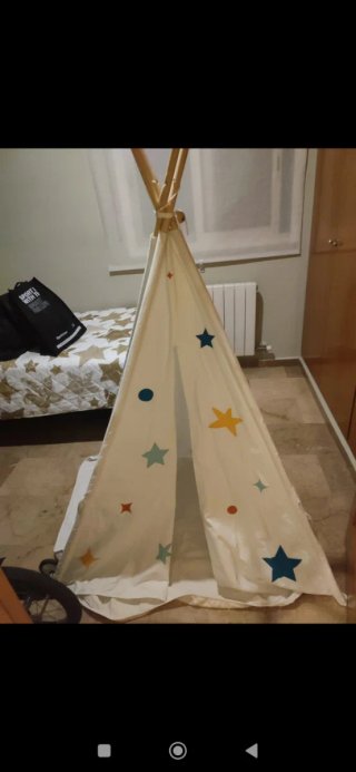 Tienda tipi infantil con estrellas
