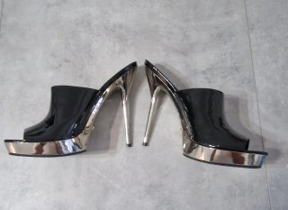 Mules Gucci Charol Negro y plata