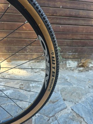 Bicicleta trekking riverside 700