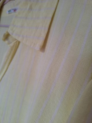 Camisa amarilla con rayas blancas tallas grandes