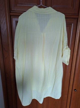Camisa amarilla con rayas blancas tallas grandes