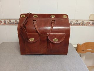 Bolso de viaje de cuero marrón