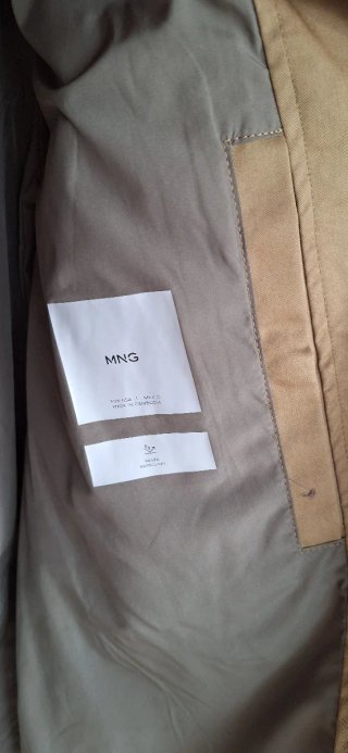 Parka hombre water repellent. Talla L. Mango