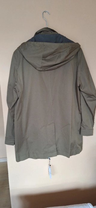 Parka hombre water repellent. Talla L. Mango