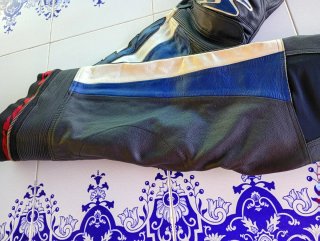 Mono de moto Spyke azul y negro