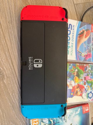Nintendo Switch OLED + 2 mandos + 3 juegos y funda