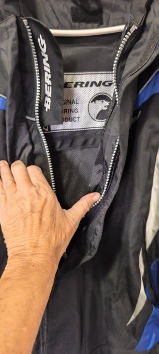 Chaqueta Moto Bering Negra y Azul