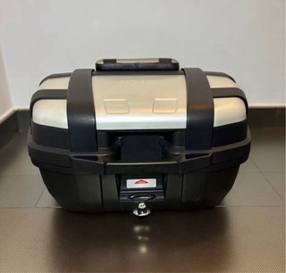 Top case baul Givi 2 cascos