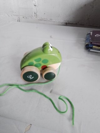 Rana de Arrastre Hape Juguete Madera