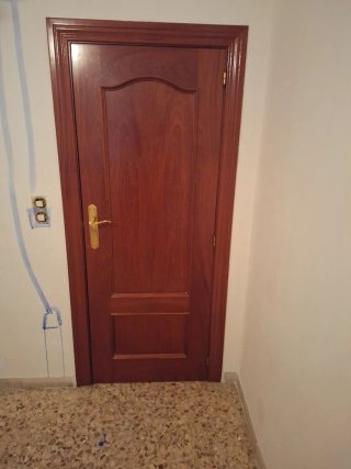 3 Puerta madera, 1 puerta madera y cristal 188x70