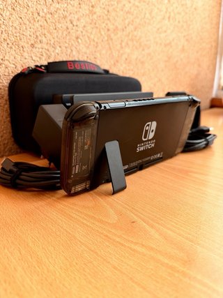 Nintendo Switch V2 + Estuche