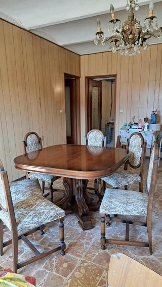 Elegante set tavolo da pranzo + 6 sedie