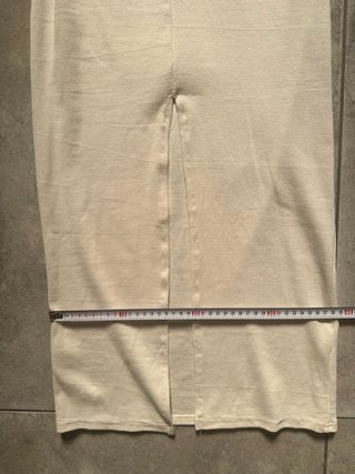 Abito lungo spalle scoperte beige