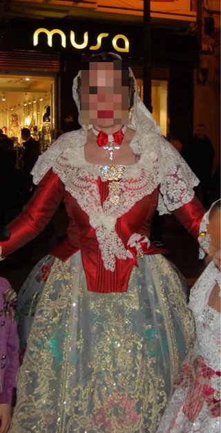 Traje de Fallera Oro y Rojo