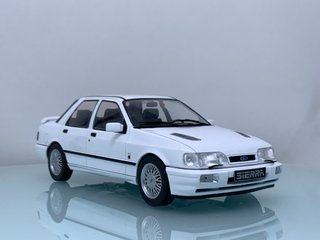 1:18 Ford Sierra RS Cosworth 4X4 año 1992 Blanco