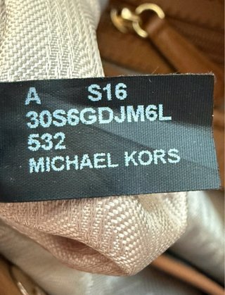 Bolso Michael Kors Marrón con Tachuelas Doradas