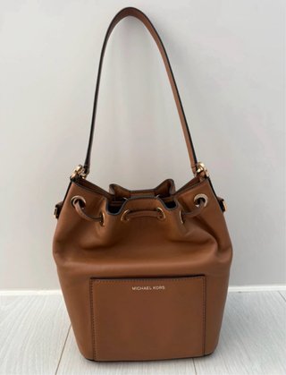 Bolso Michael Kors Marrón con Tachuelas Doradas