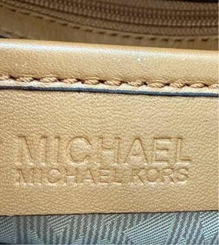 Bolso Michael Kors Marrón con Tachuelas Doradas