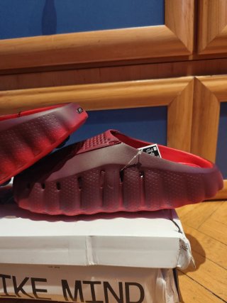 Nike Mind 001 roja