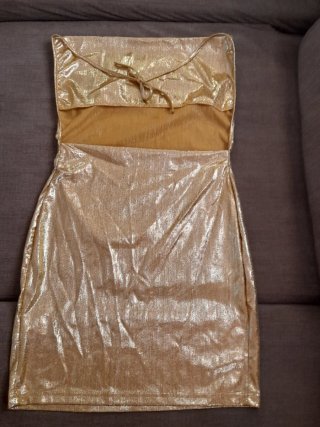 Vestido dorado fantasía. Ideal para fiestas