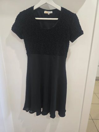 Vestido negro corto