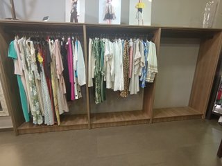 Mobiliario Tienda Ropa Estilo Clásico