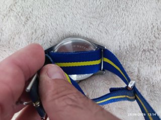 Reloj Massimo Dutti Correa Azul y Amarillo