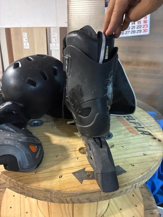 Patines en línea Rollerblade + Casco y proteccione
