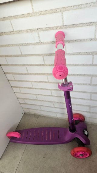 Patinete infantil 3 ruedas LED Morado