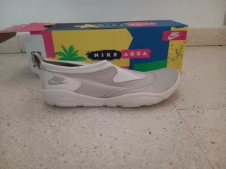 Zapatillas Nike Aqua Turf Talla 40.5 Beige