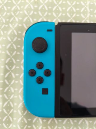 Nintendo Switch V2 + Mando PowerA + Funda + Juego