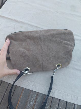 Bolso de ante marrón y negro