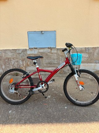 Bicicleta infantil roja Decathlon