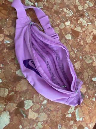 Riñonera Nike Morada