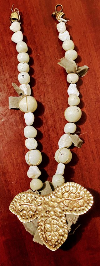 Collar artesanal metal y piedra beige