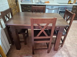 Conjunto mesa y 4 sillas madera maciza
