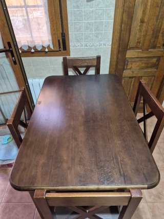 Conjunto mesa y 4 sillas madera maciza