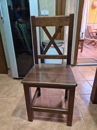 Conjunto mesa y 4 sillas madera maciza