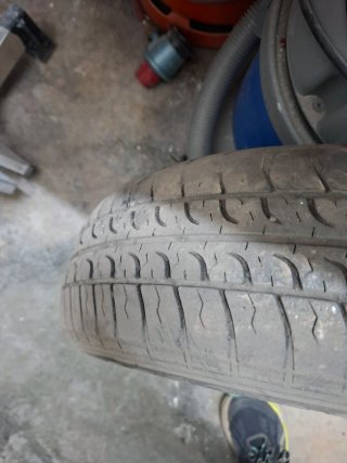 2 Llantas y Cubiertas Renault 5