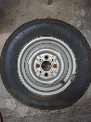 2 Llantas y Cubiertas Renault 5