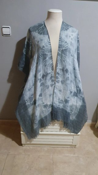 Vestido playero en diferentes tonos azules
