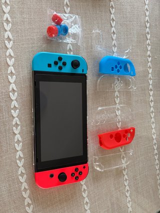 Nintendo Switch Azul y Rojo con Protector