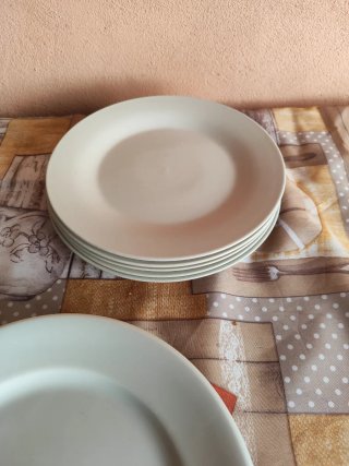 Juego de 22 platos blancos de porcelana
