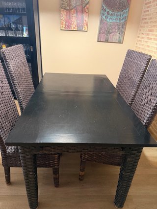 Mesa teca y sillas ratán