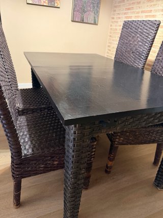 Mesa teca y sillas ratán
