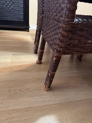 Mesa teca y sillas ratán