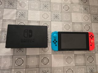 Nintendo Switch Azul/Rojo + Accesorios