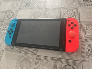 Nintendo Switch Azul/Rojo + Accesorios