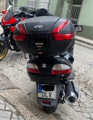 Suzuki Burgman 650 Negra